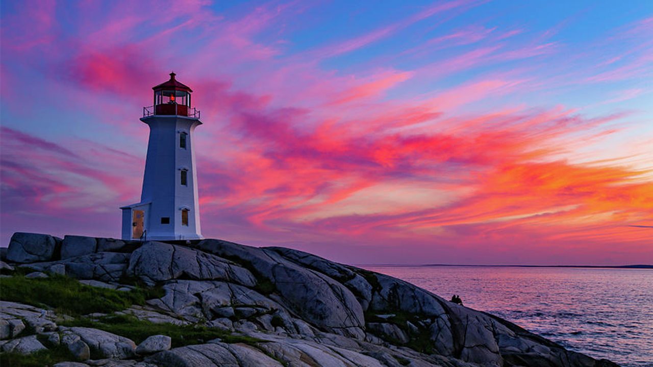 3_R_ThePeggysCovelighthouseNoveScotia.jpg