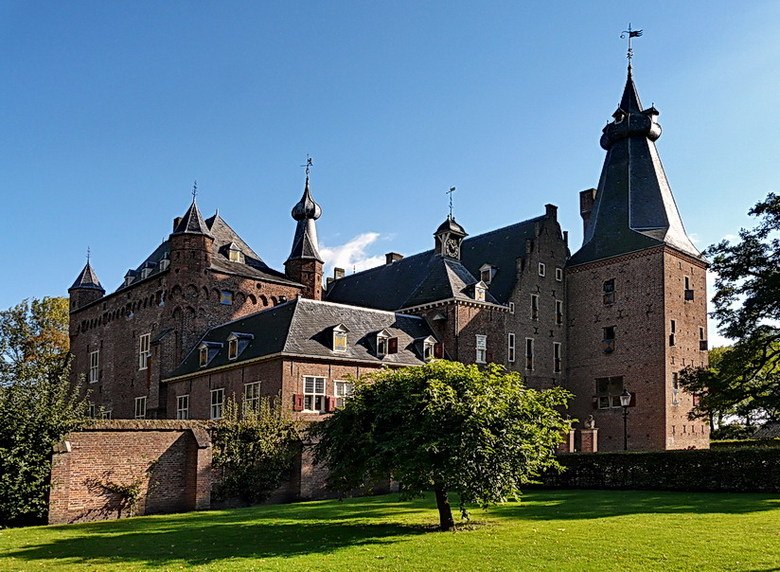 51184875BFD4311E22088D49F4428B61-kasteel-doorwerth.jpg