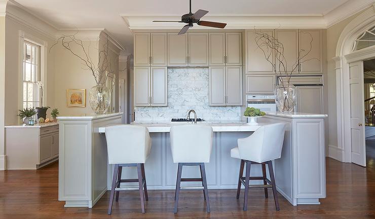 ceiling-fan-over-kitchen-island.jpg